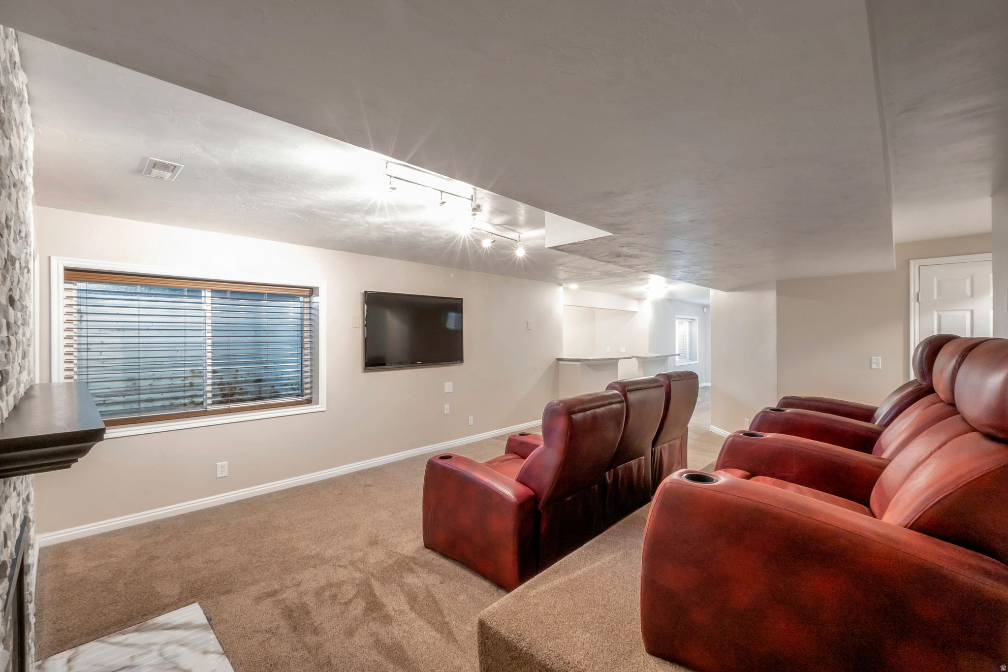 LINCOLN ESTATES - Residential