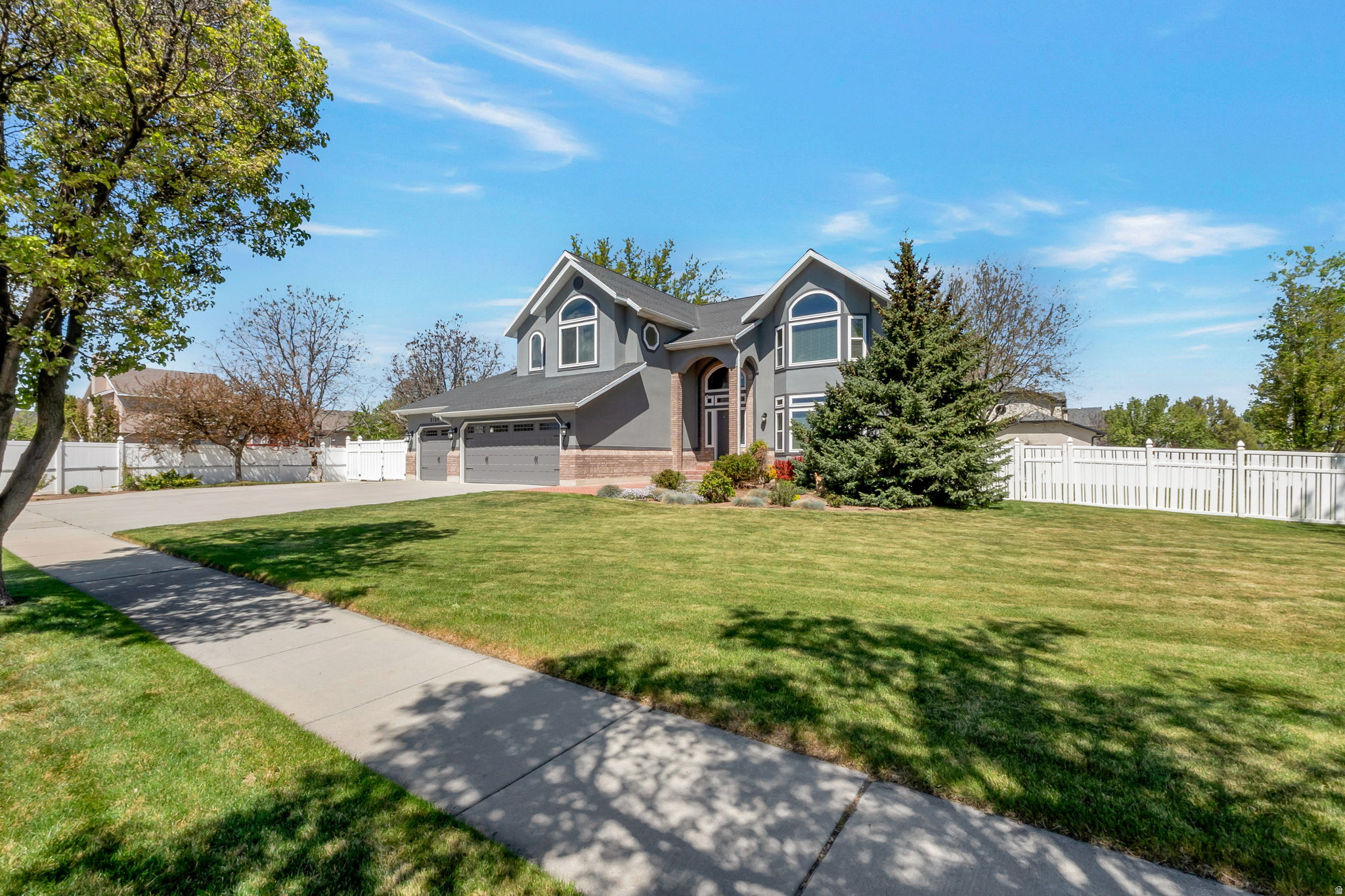 LINCOLN ESTATES - Residential