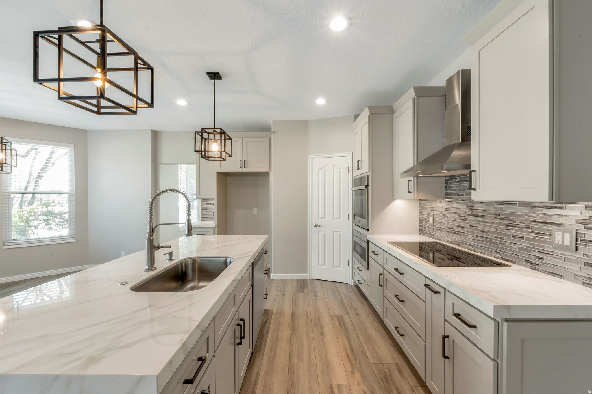 LINCOLN ESTATES - Residential