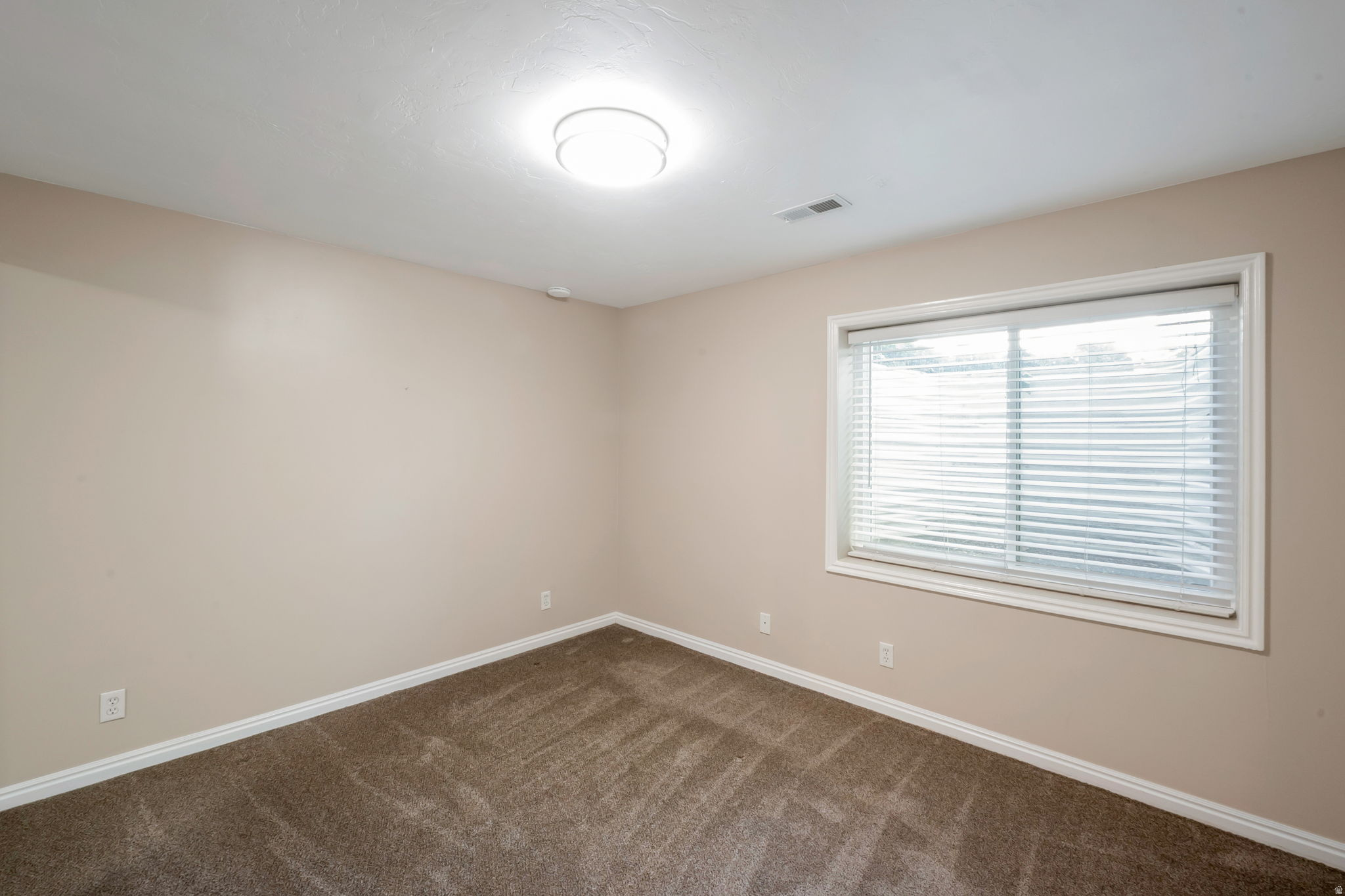 LINCOLN ESTATES - Residential