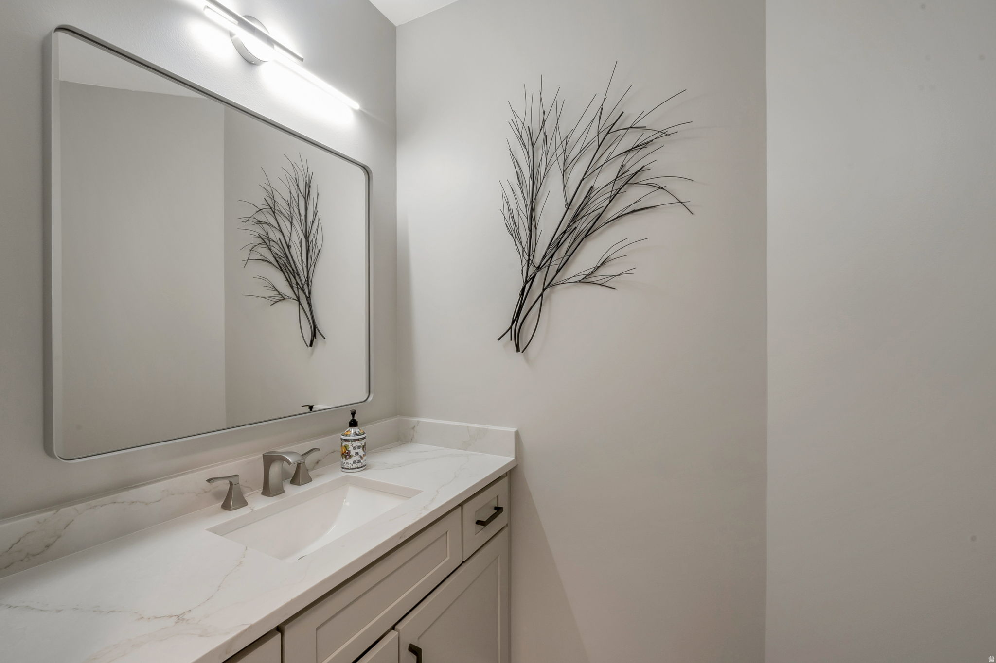 LINCOLN ESTATES - Residential