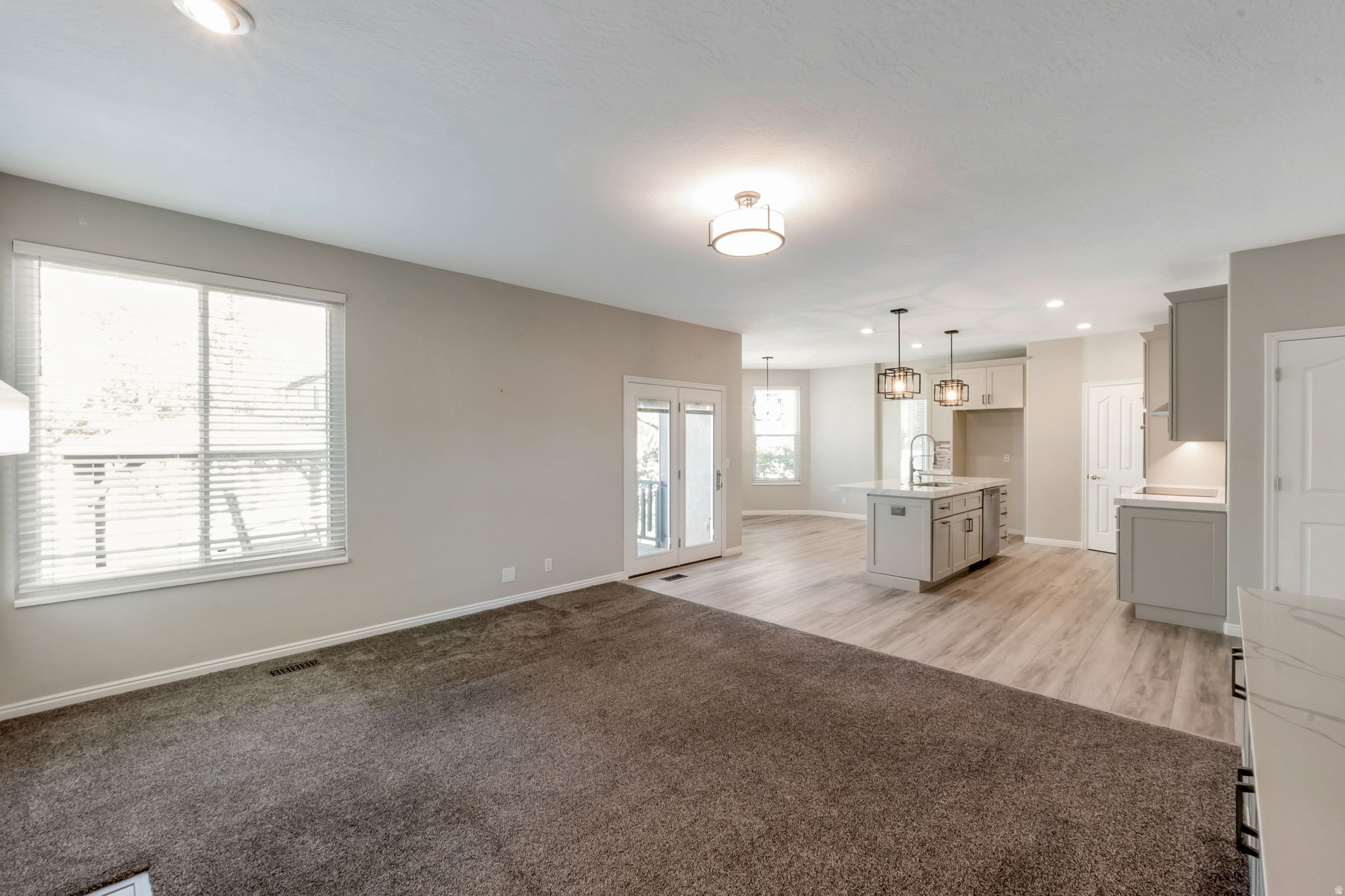 LINCOLN ESTATES - Residential