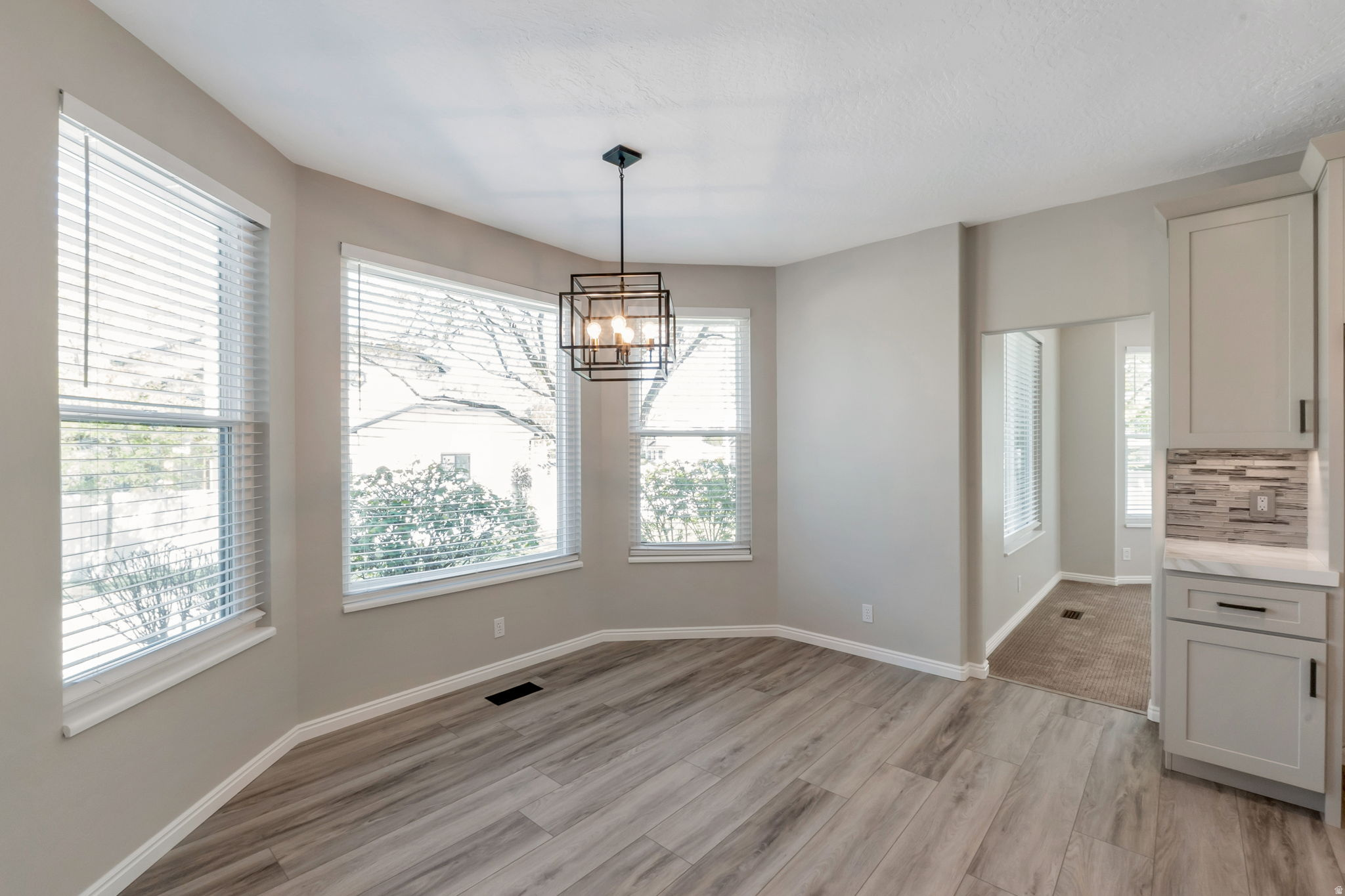 LINCOLN ESTATES - Residential