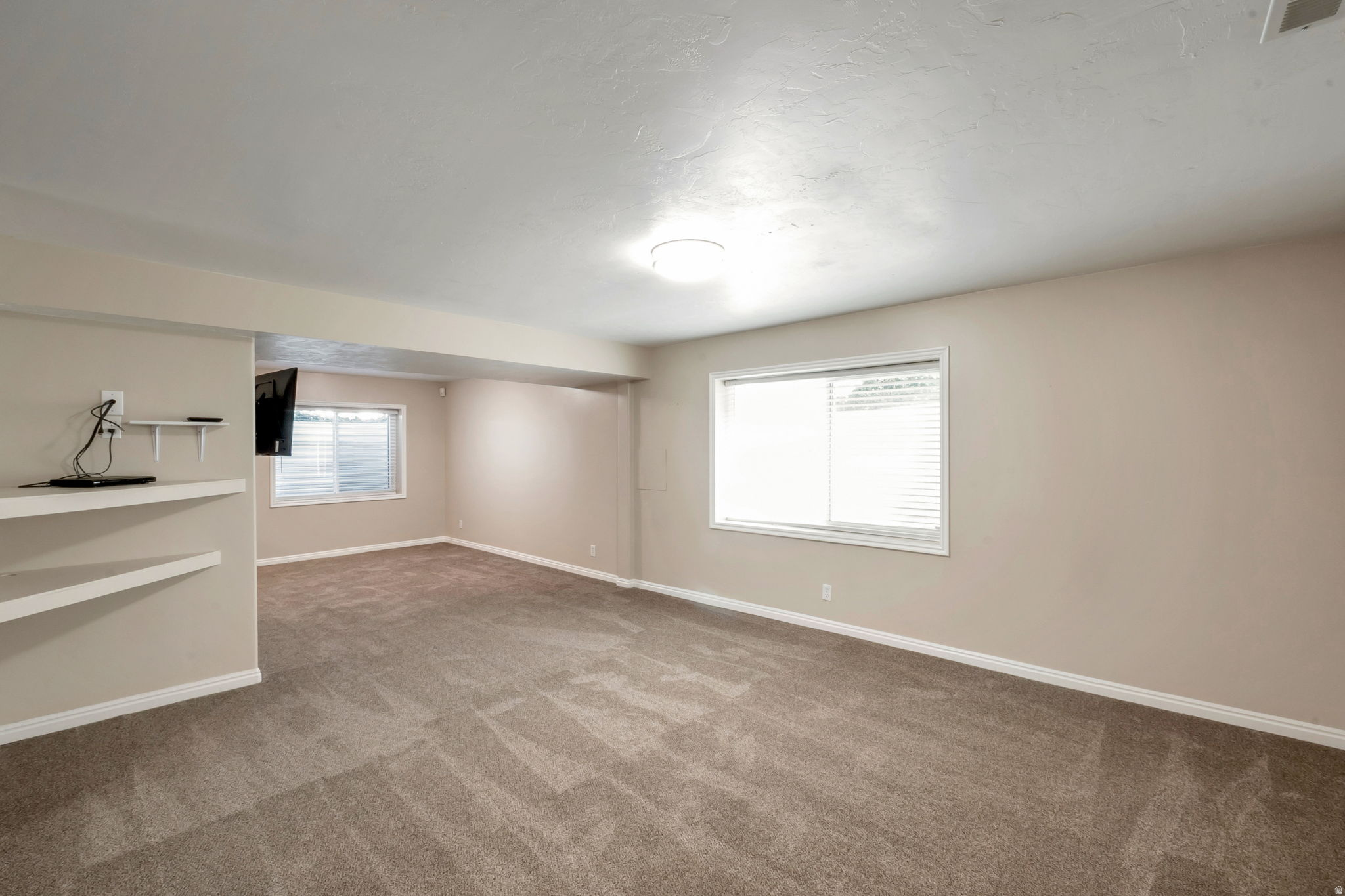 LINCOLN ESTATES - Residential