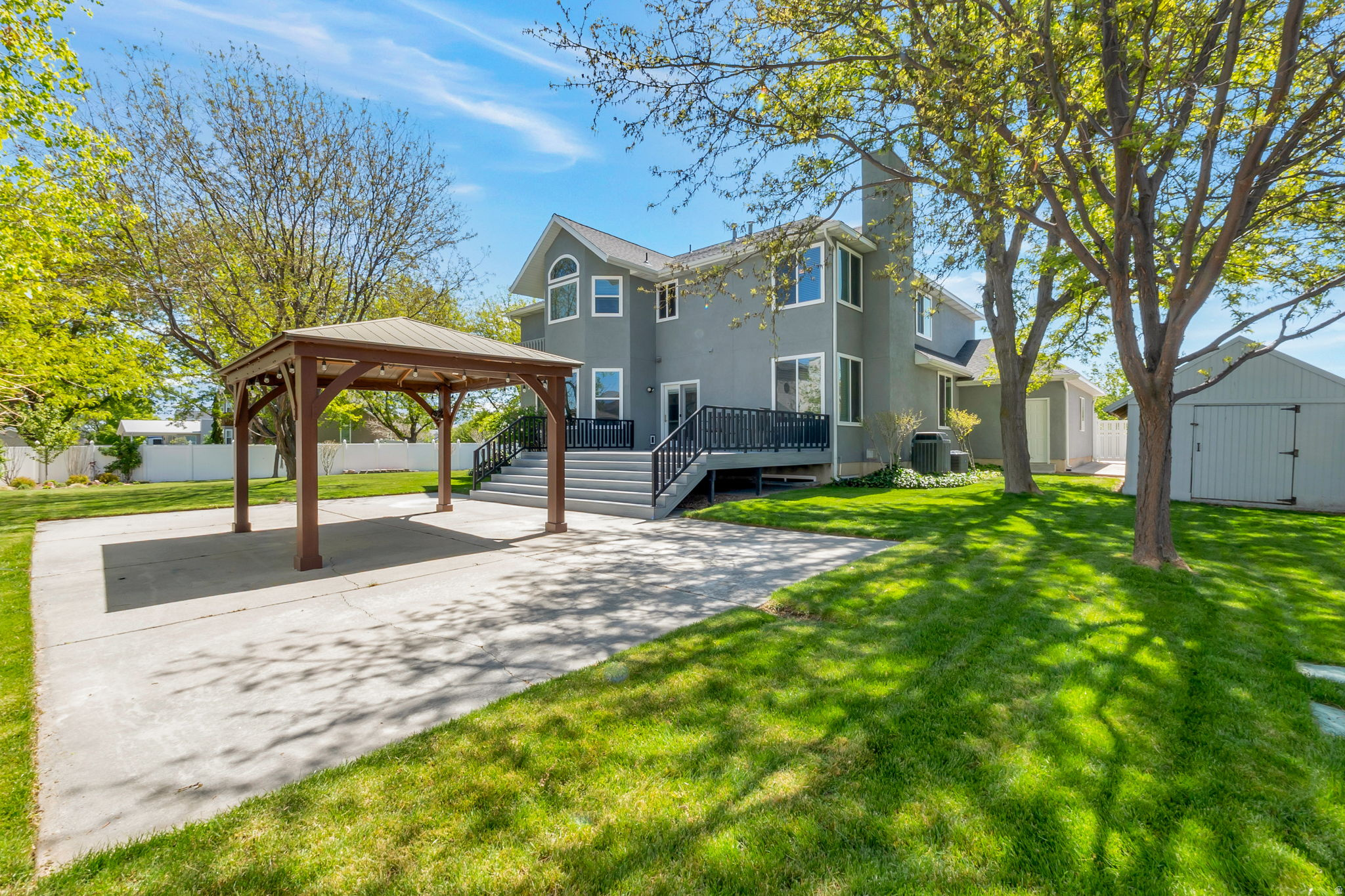 LINCOLN ESTATES - Residential