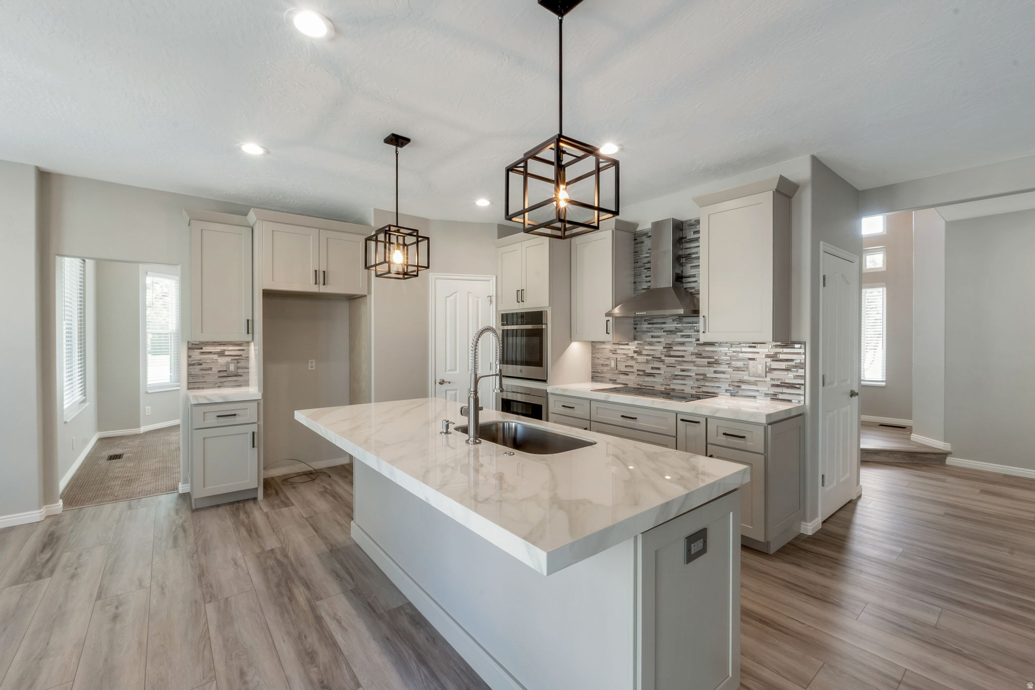 LINCOLN ESTATES - Residential