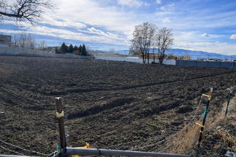 Tiny photo for 385 N 135 W, Lindon, UT 84042 (MLS # 2127768)