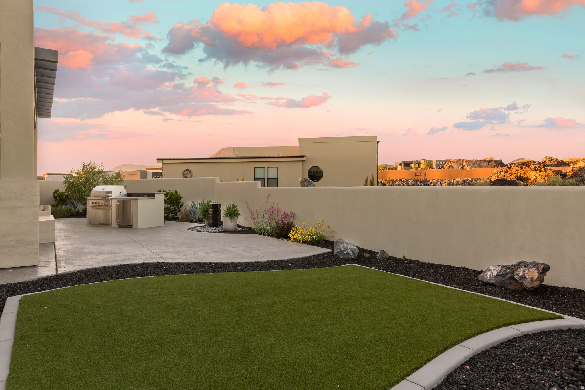 POINT AT SNOW CANYON - Residential