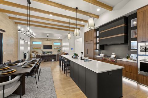 Tiny photo for 2768 W LAVA VALLEY WAY, Santa Clara, UT 84765 (MLS # 2147740)