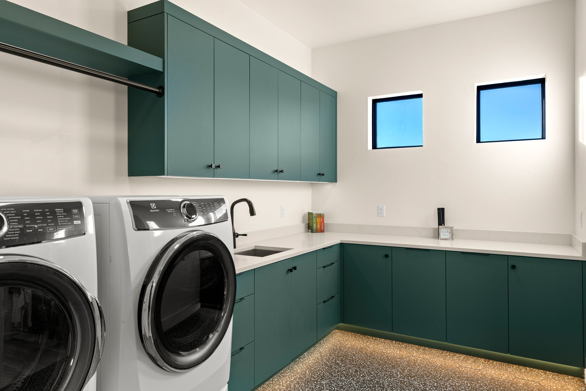 POINT AT SNOW CANYON - Residential