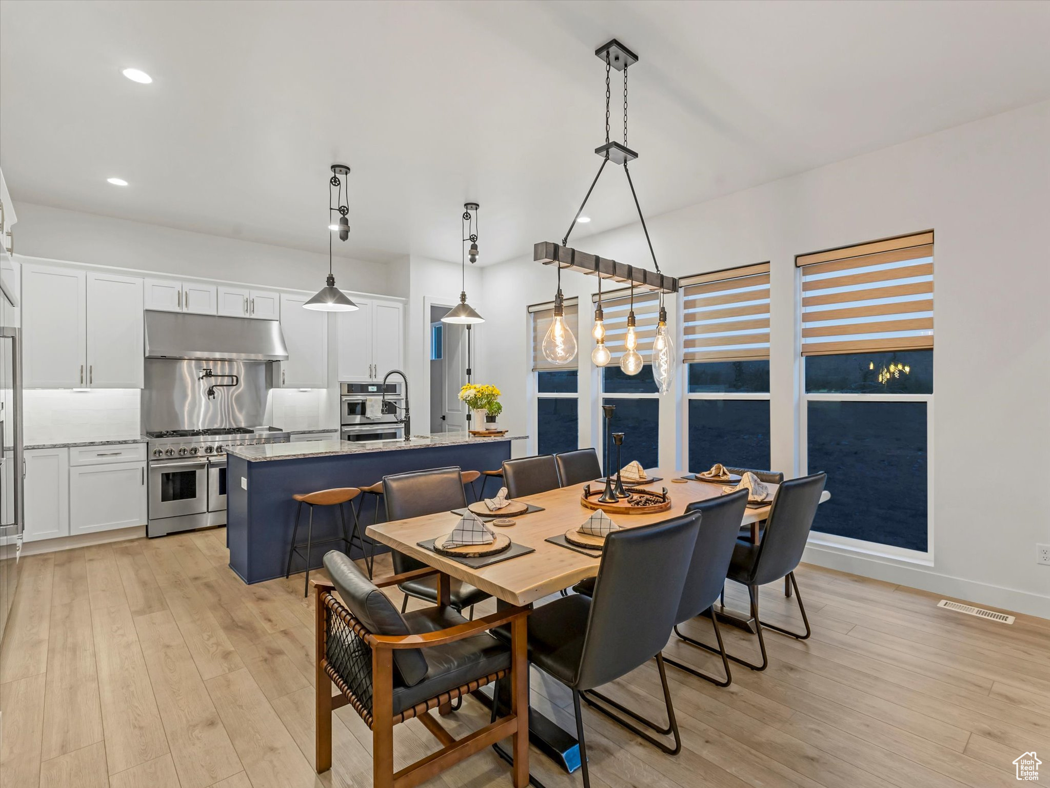 CANYON POINT - Residential