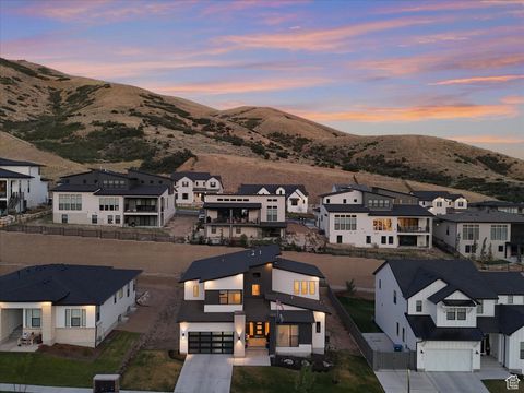 Tiny photo for 5796 N VALLEY VIEW RD, Lehi, UT 84043 (MLS # 2096323)