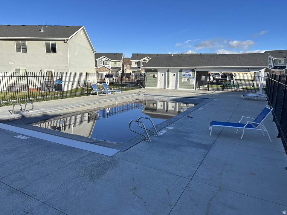 CAMELOT COVE - Residential