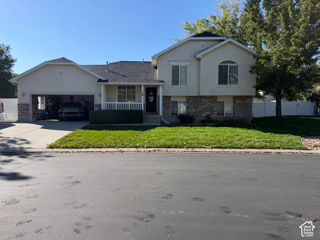 Photo of 29 E REDWING CT N, Saratoga Springs, UT 84045 (MLS # 2187742)