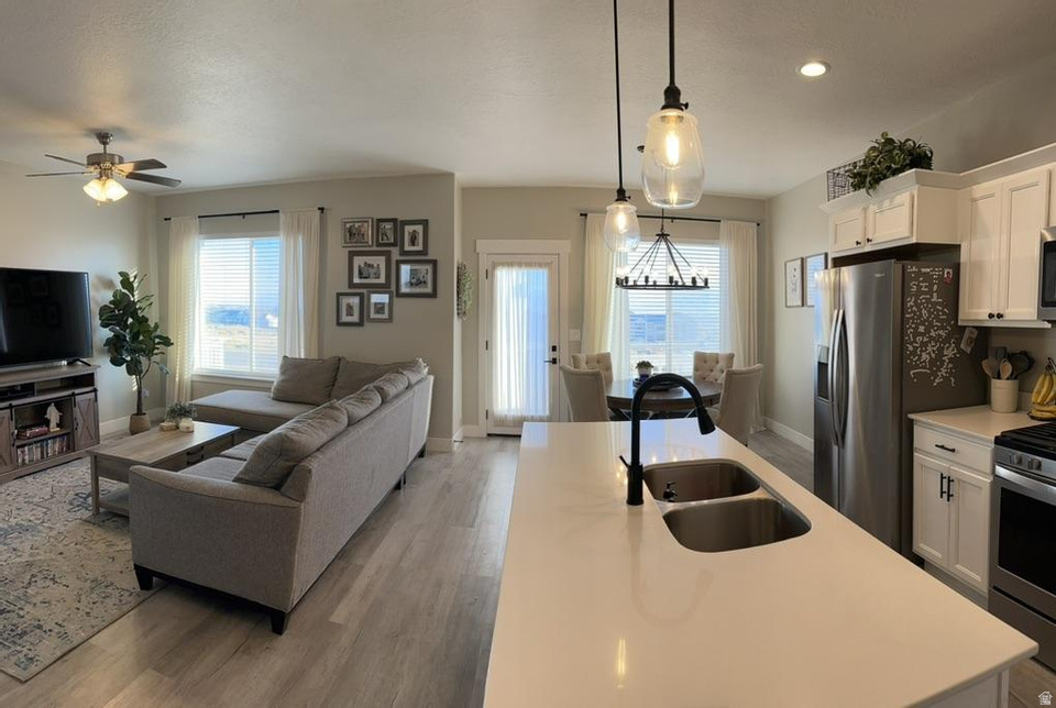 SKY RIDGE TOWNHOMES - Residential