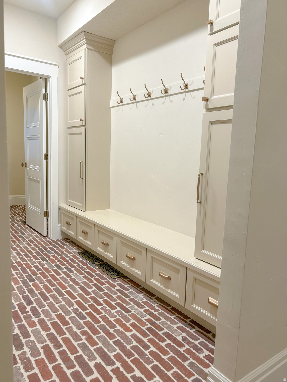 DAYBREAK - Residential