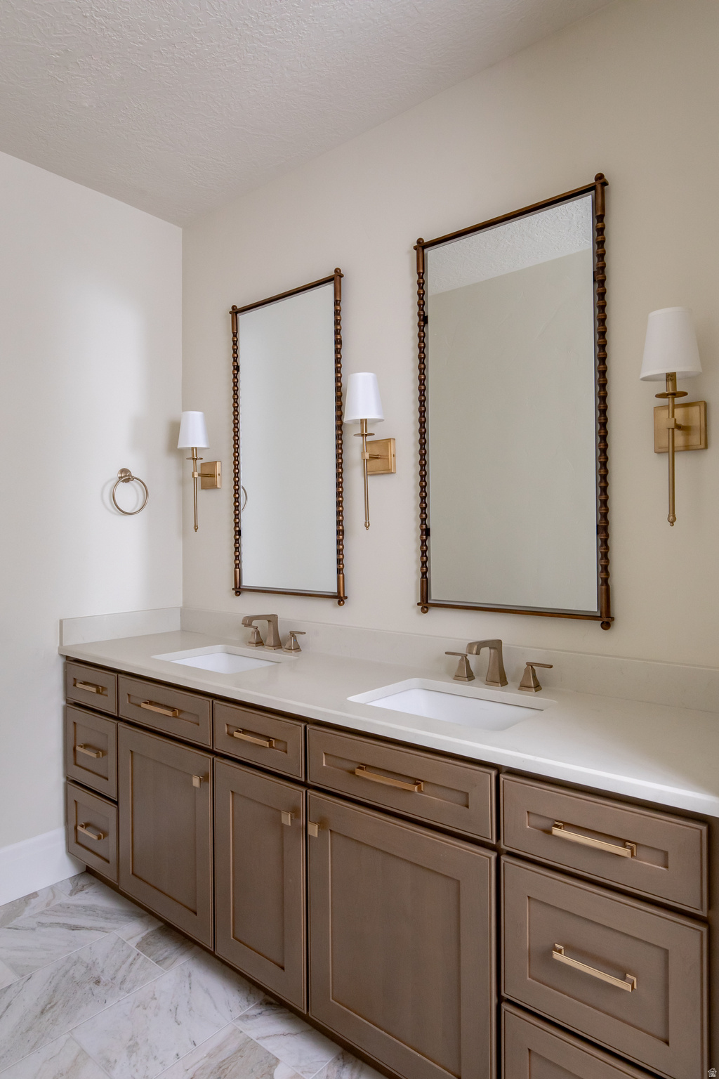 DAYBREAK - Residential