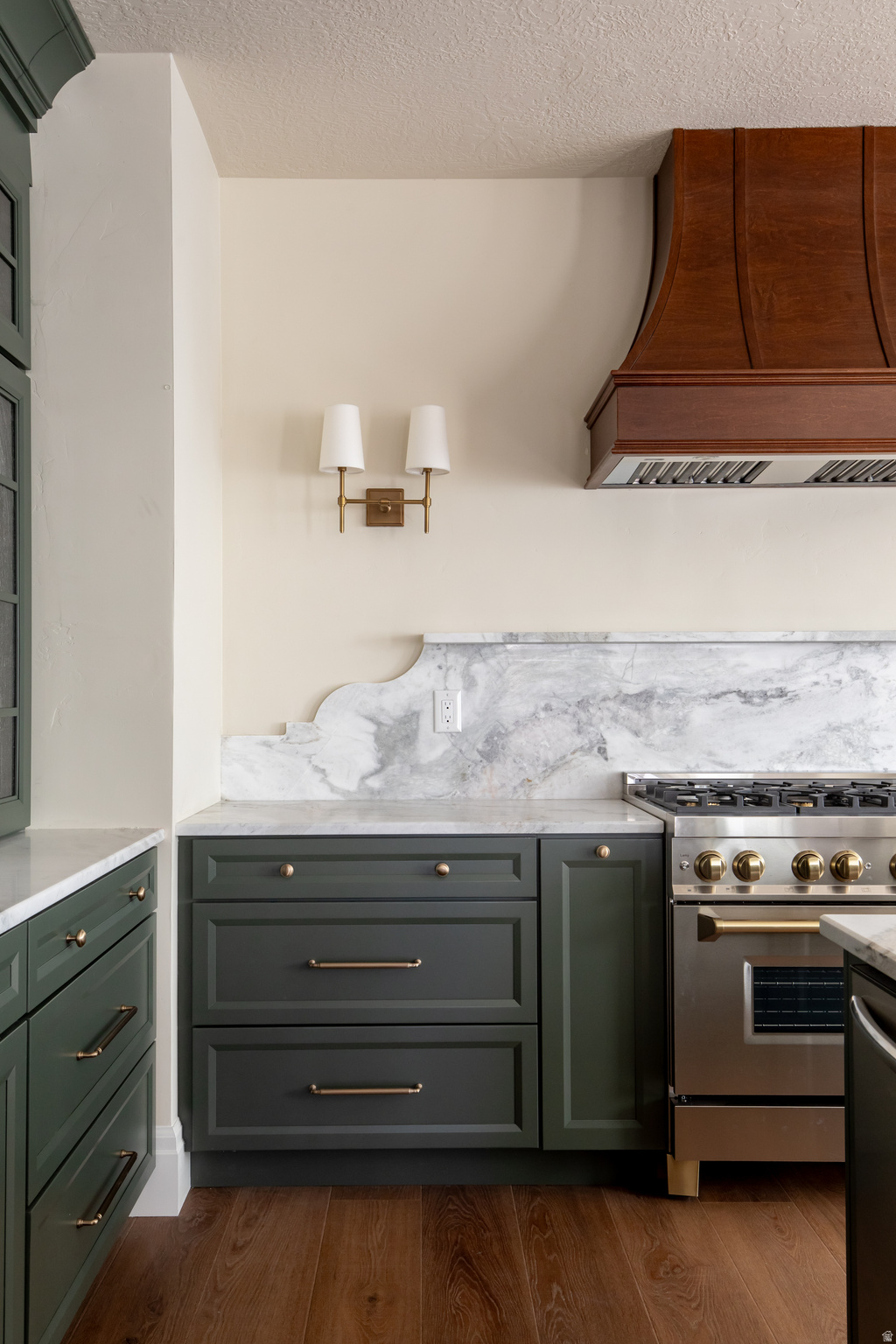 DAYBREAK - Residential