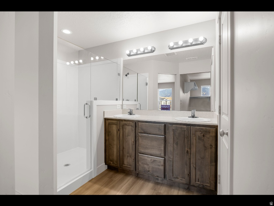 MAPLETON VILLAGE - Residential