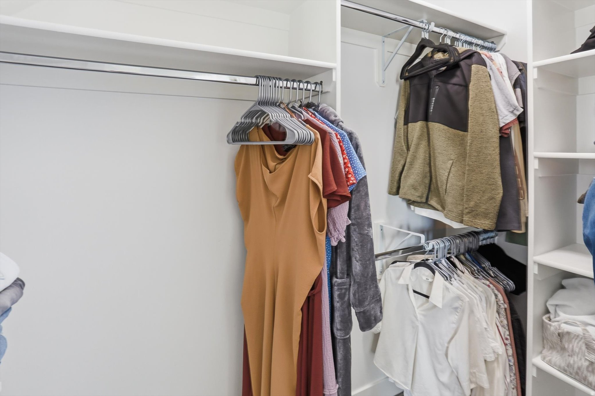 RIVER VALLEY - Residential