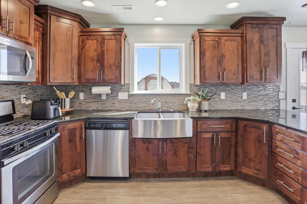 Photo of 2551 W 600 N, Tremonton, UT 84337 (MLS # 2150132)