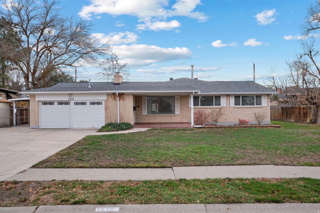 Photo of 1610 E MOOR DALE LN S, Holladay, UT 84117 (MLS # 2123950)