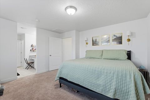 Tiny photo for 1596 W PARKVIEW DR, Syracuse, UT 84075 (MLS # 2127168)