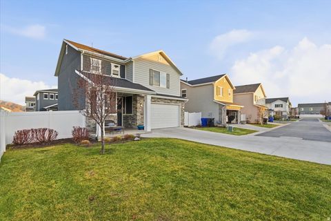 Tiny photo for 1596 W PARKVIEW DR, Syracuse, UT 84075 (MLS # 2127168)