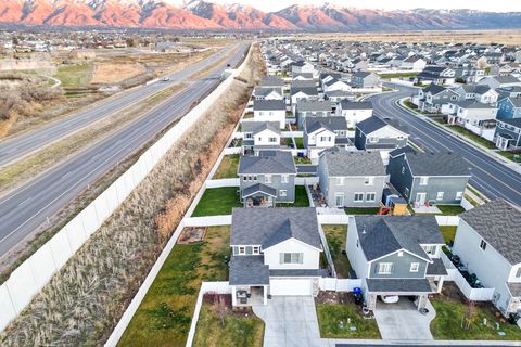 Tiny photo for 1596 W PARKVIEW DR, Syracuse, UT 84075 (MLS # 2127168)