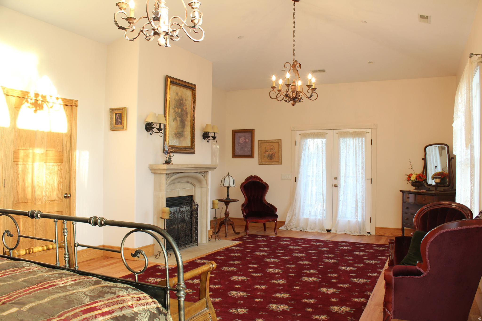 EQUESTRIAN ESTATES - Residential