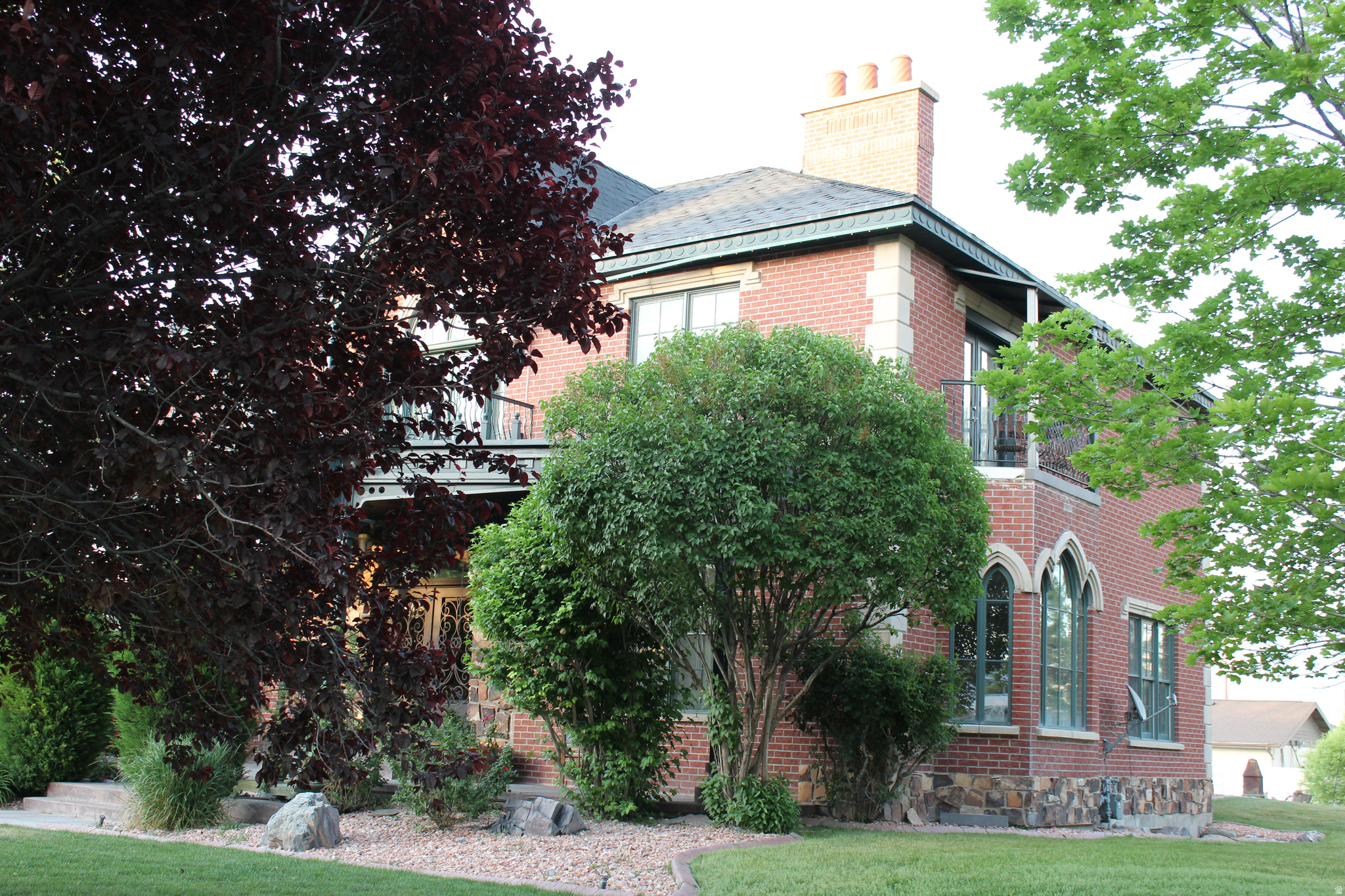EQUESTRIAN ESTATES - Residential
