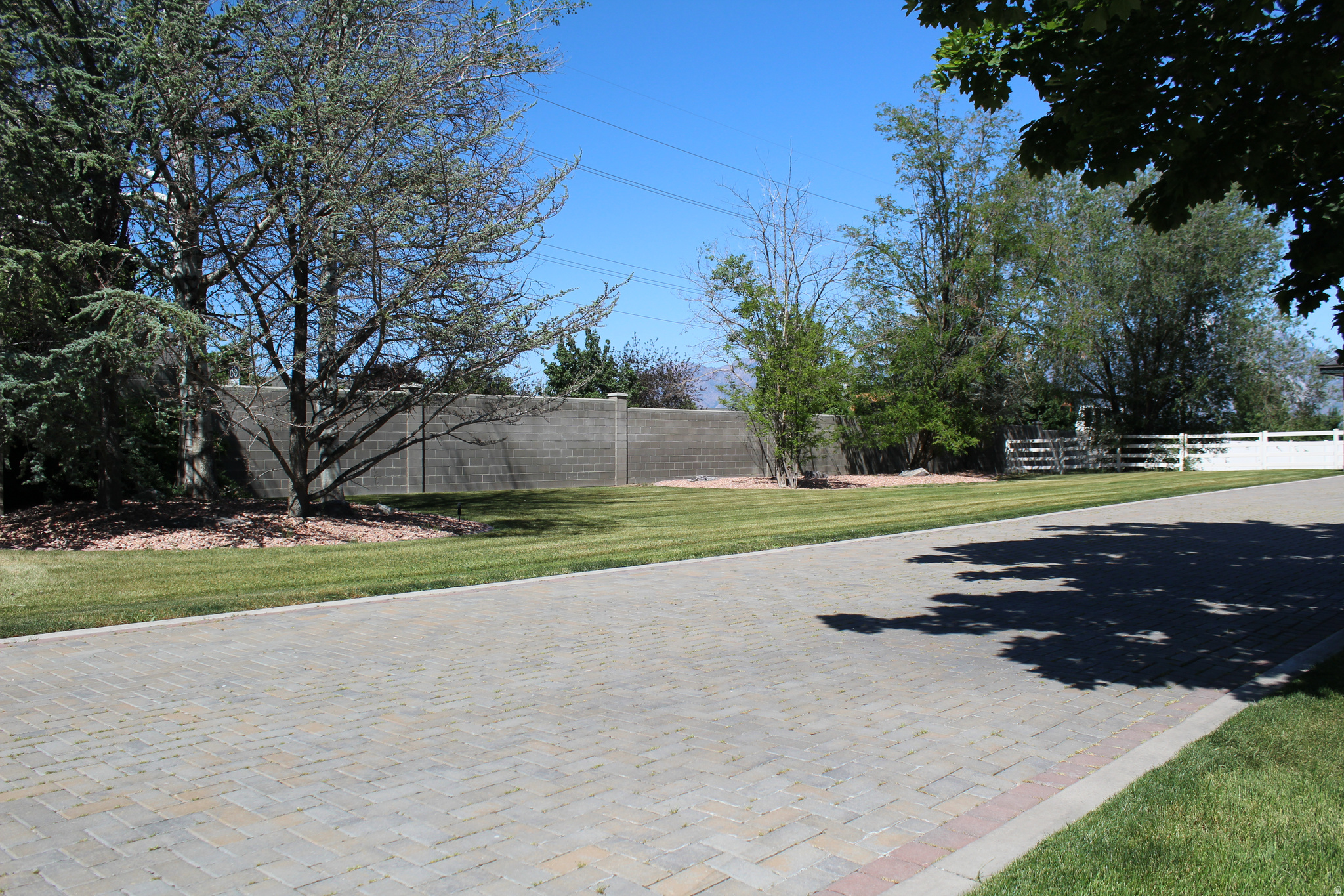 EQUESTRIAN ESTATES - Residential
