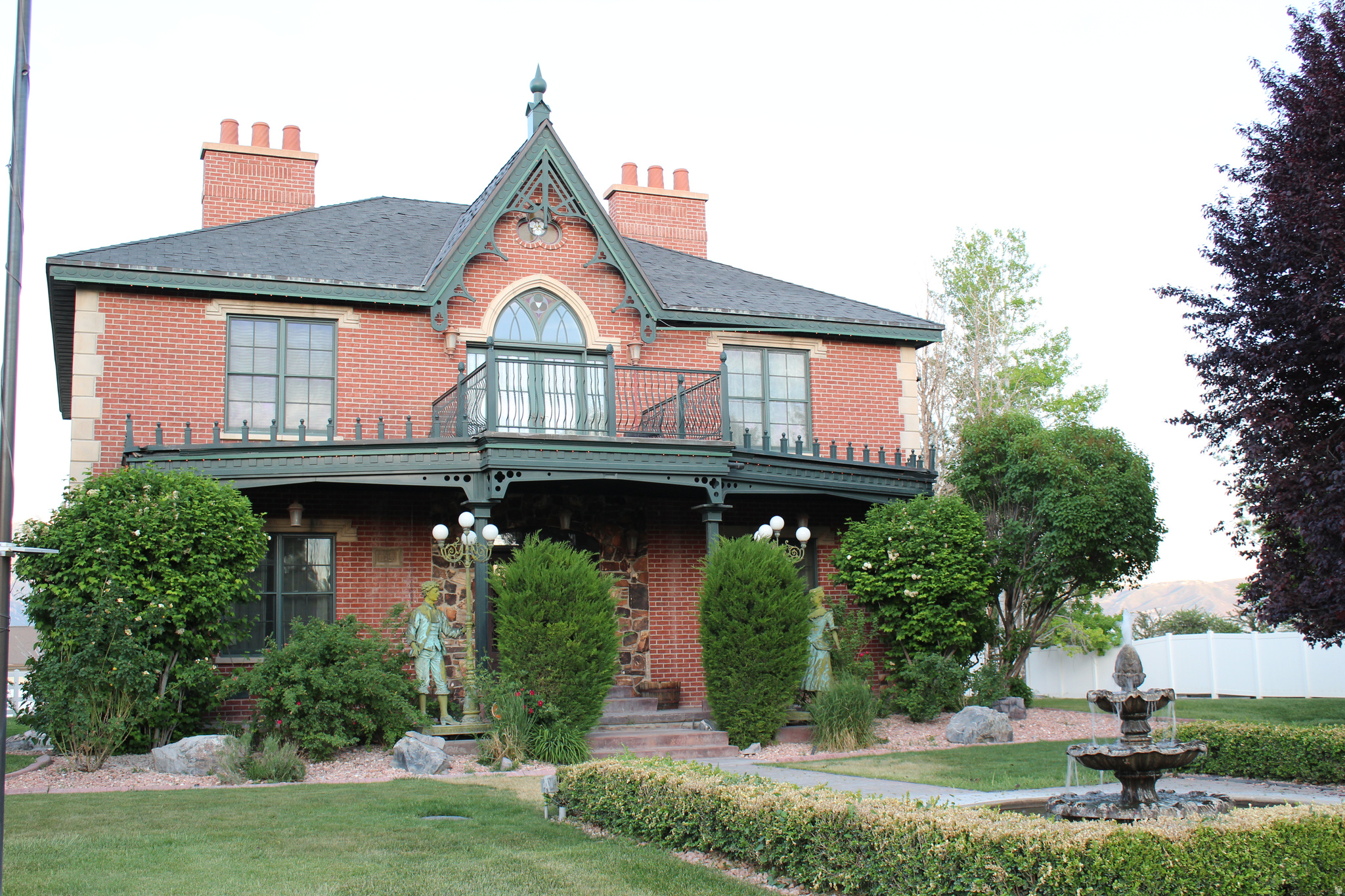 EQUESTRIAN ESTATES - Residential