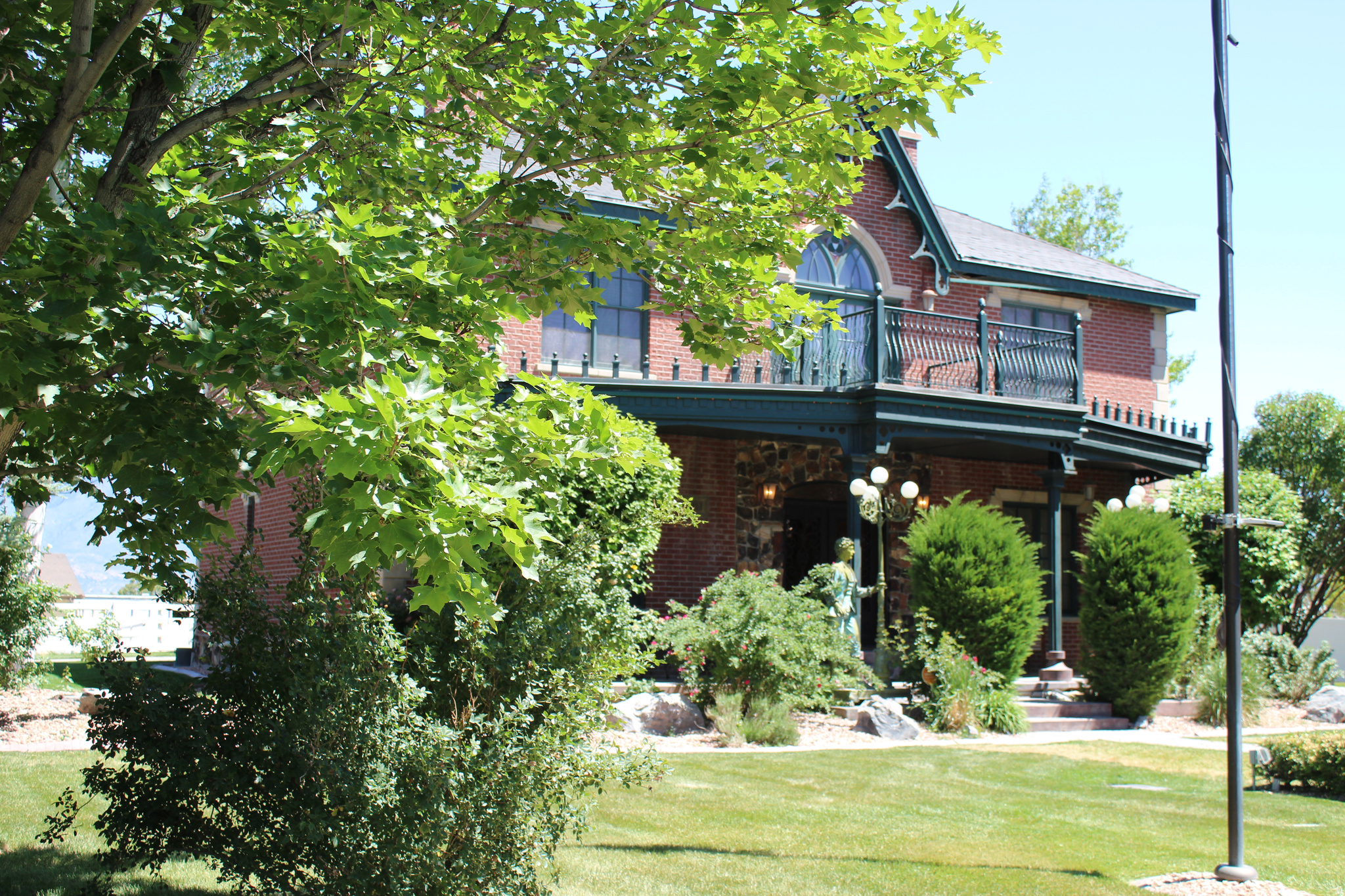EQUESTRIAN ESTATES - Residential