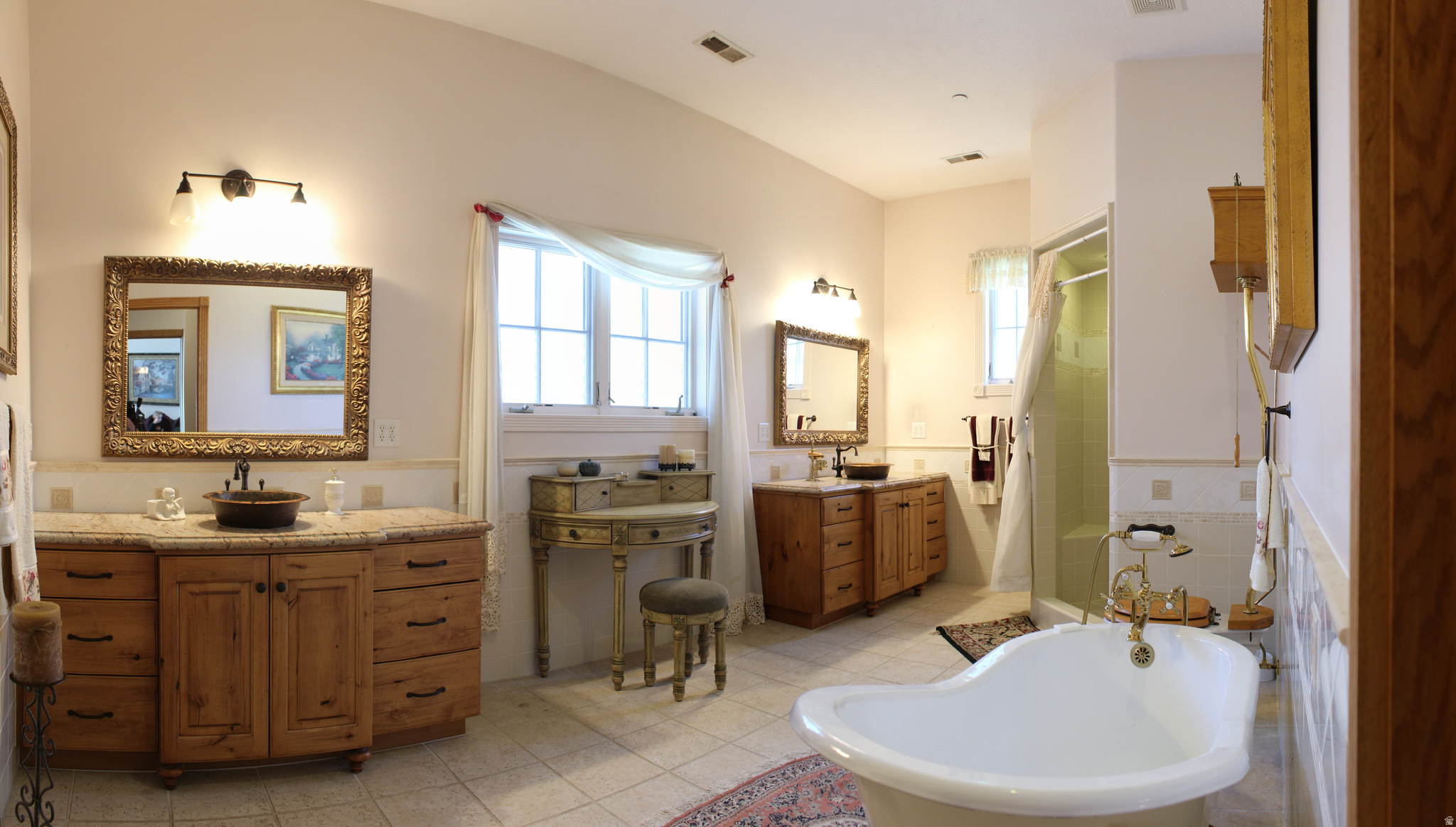 EQUESTRIAN ESTATES - Residential
