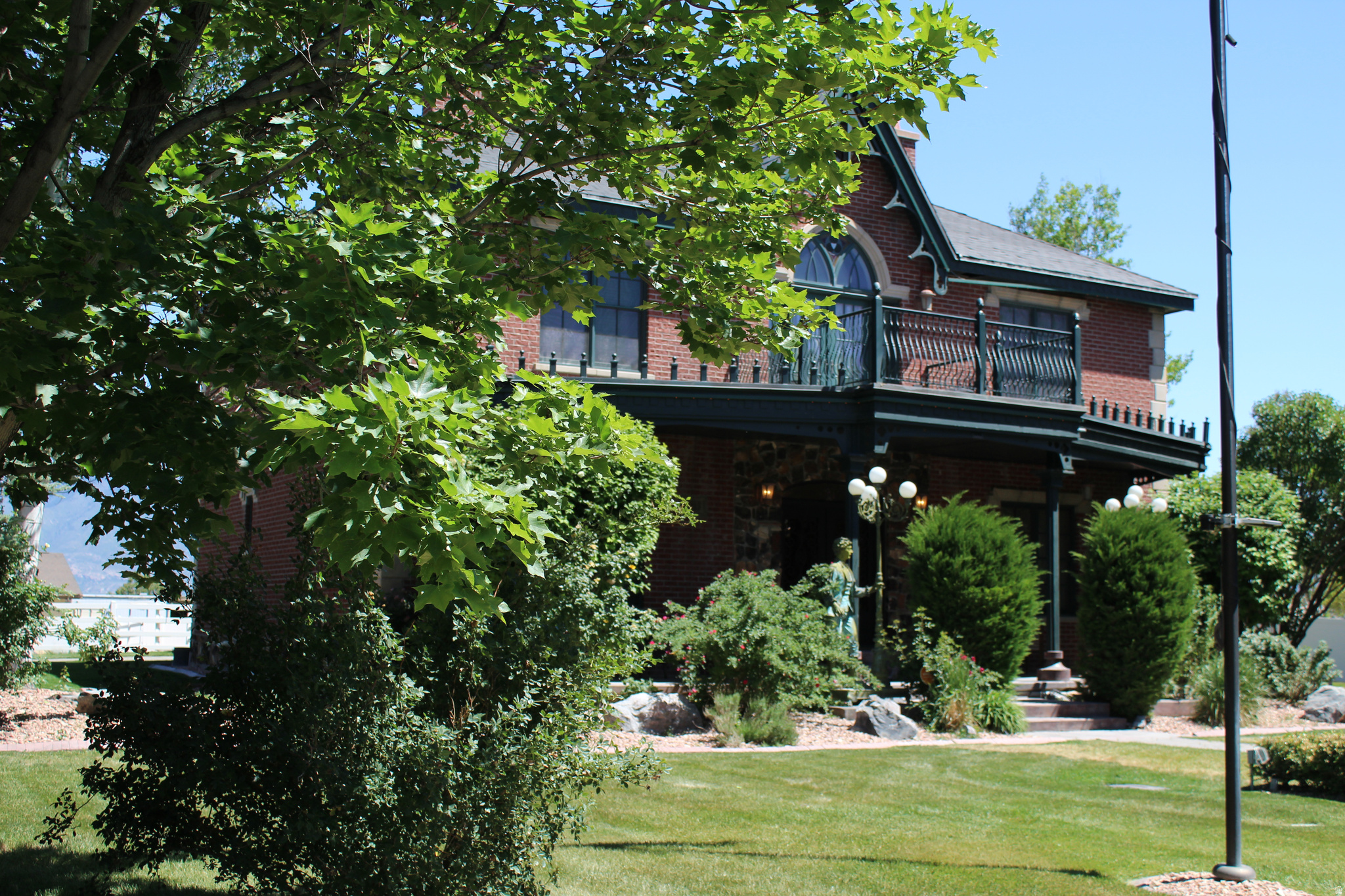 EQUESTRIAN ESTATES - Residential