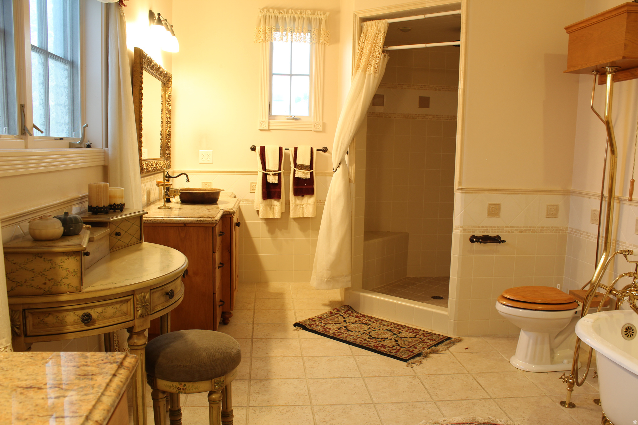EQUESTRIAN ESTATES - Residential