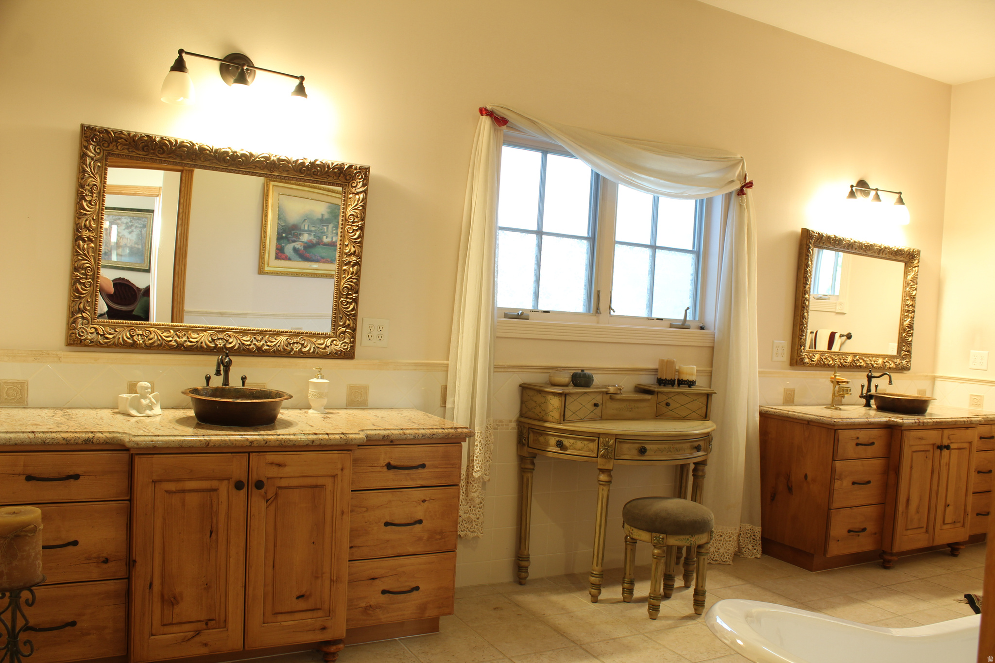 EQUESTRIAN ESTATES - Residential