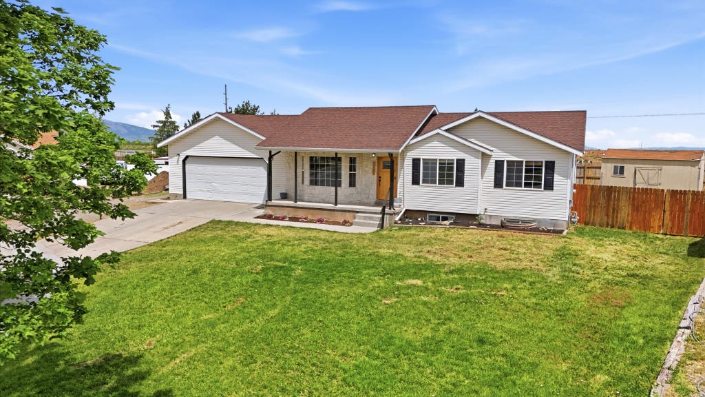 Photo of 1261 E 25 S, Hyrum, UT 84319 (MLS # 2164165)
