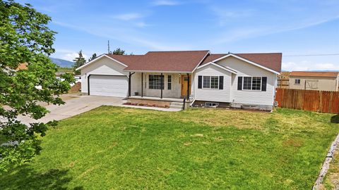 Homes For Sale - 1261 E 25<br/> Hyrum, UT 84319