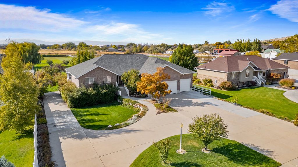 Photo of 3011 N 1000 W, Pleasant View, UT 84414 (MLS # 2126245)