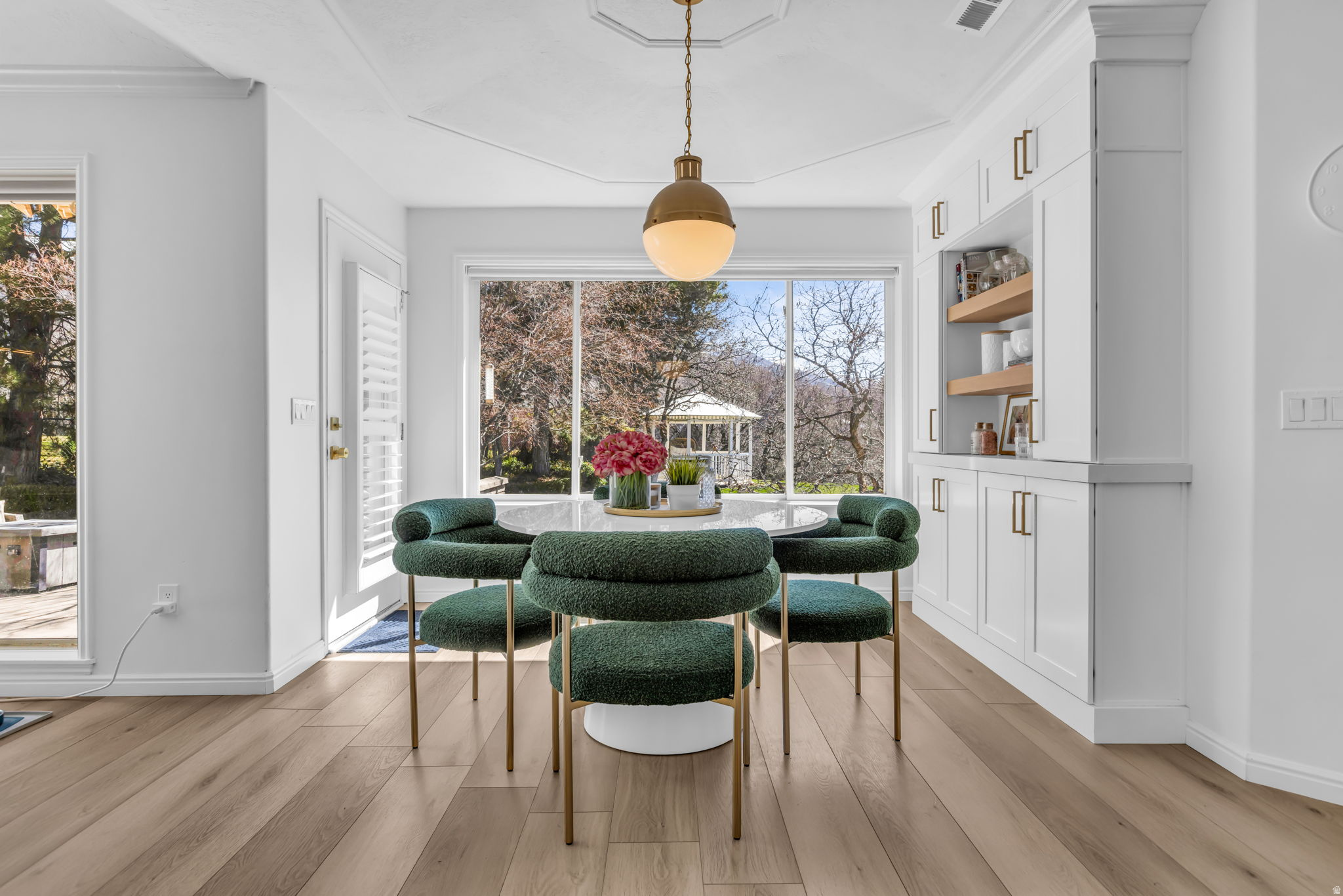 THORN-FIELD - Residential