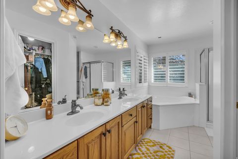 Tiny photo for 882 E WINDSOR LN N, Kaysville, UT 84037 (MLS # 2142833)