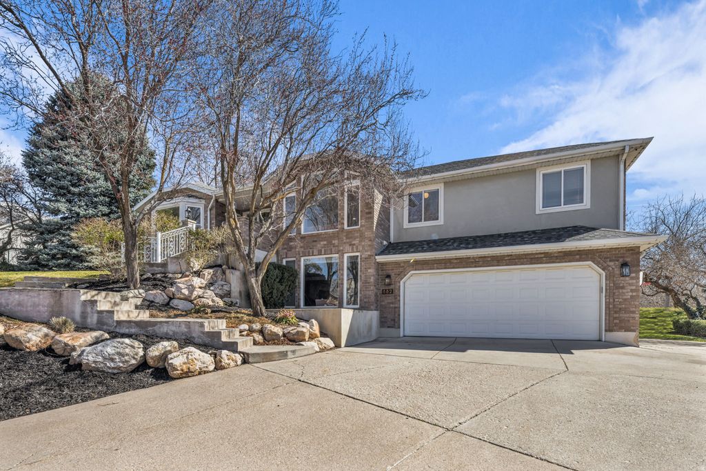 Photo of 882 E WINDSOR LN N, Kaysville, UT 84037 (MLS # 2142833)