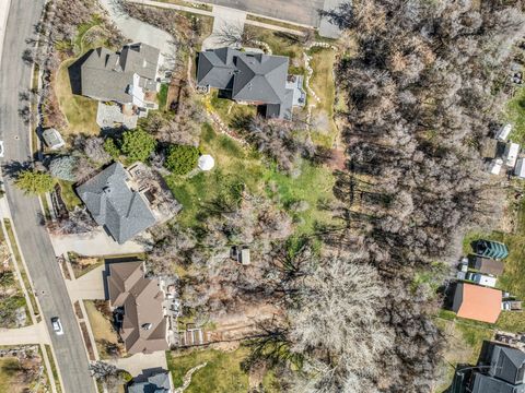 Tiny photo for 882 E WINDSOR LN N, Kaysville, UT 84037 (MLS # 2142833)