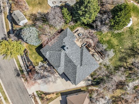 Tiny photo for 882 E WINDSOR LN N, Kaysville, UT 84037 (MLS # 2142833)