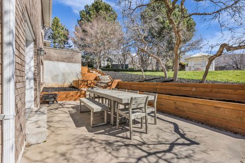 Tiny photo for 882 E WINDSOR LN N, Kaysville, UT 84037 (MLS # 2142833)