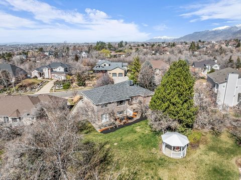 Tiny photo for 882 E WINDSOR LN N, Kaysville, UT 84037 (MLS # 2142833)