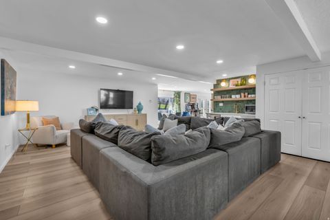 Tiny photo for 882 E WINDSOR LN N, Kaysville, UT 84037 (MLS # 2142833)