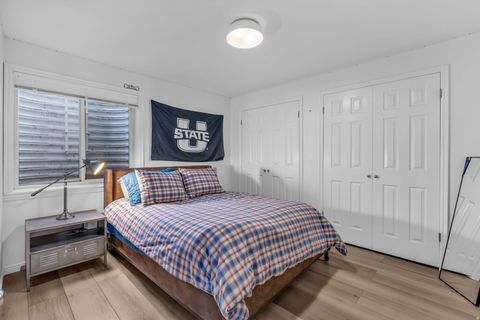 Tiny photo for 882 E WINDSOR LN N, Kaysville, UT 84037 (MLS # 2142833)